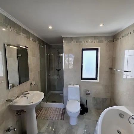 아파트 Mansions, Cozy Penthouse With Seaview & Bbq
