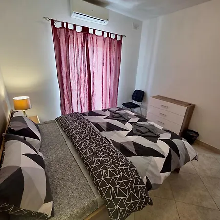 Mansions, Cozy Penthouse With Seaview & Bbq Daire *